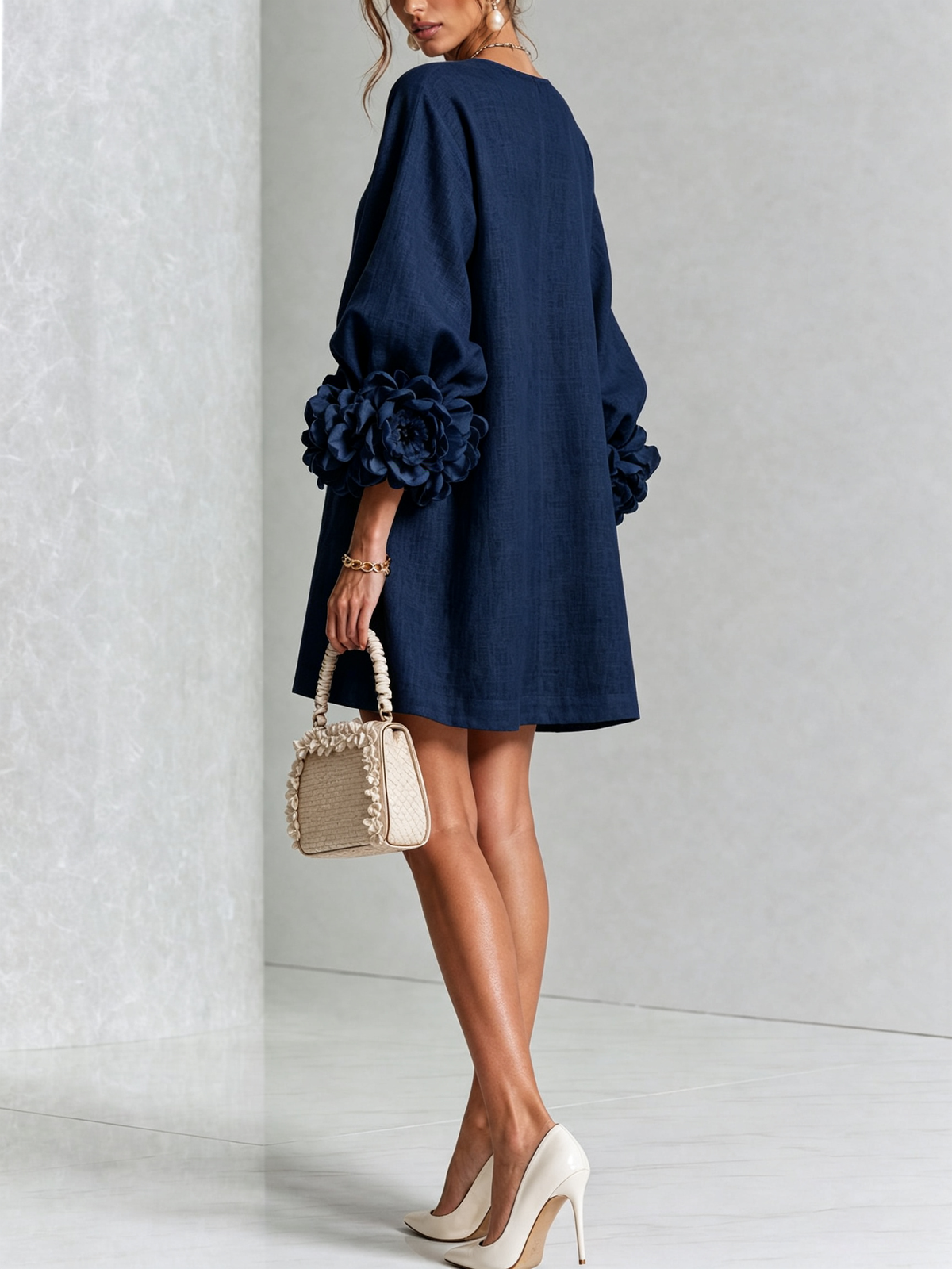 Indara | Vestido Mini Blanco con Detalles Florales