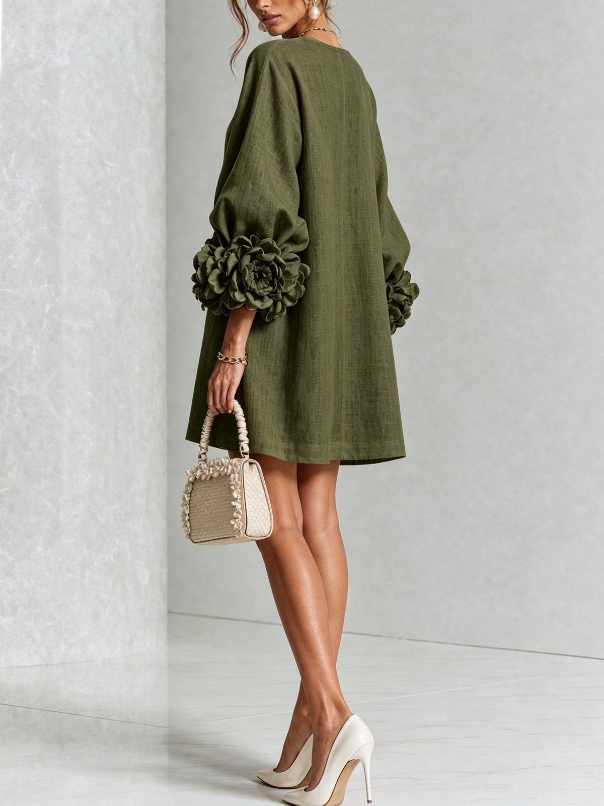 Indara | Vestido Mini Blanco con Detalles Florales