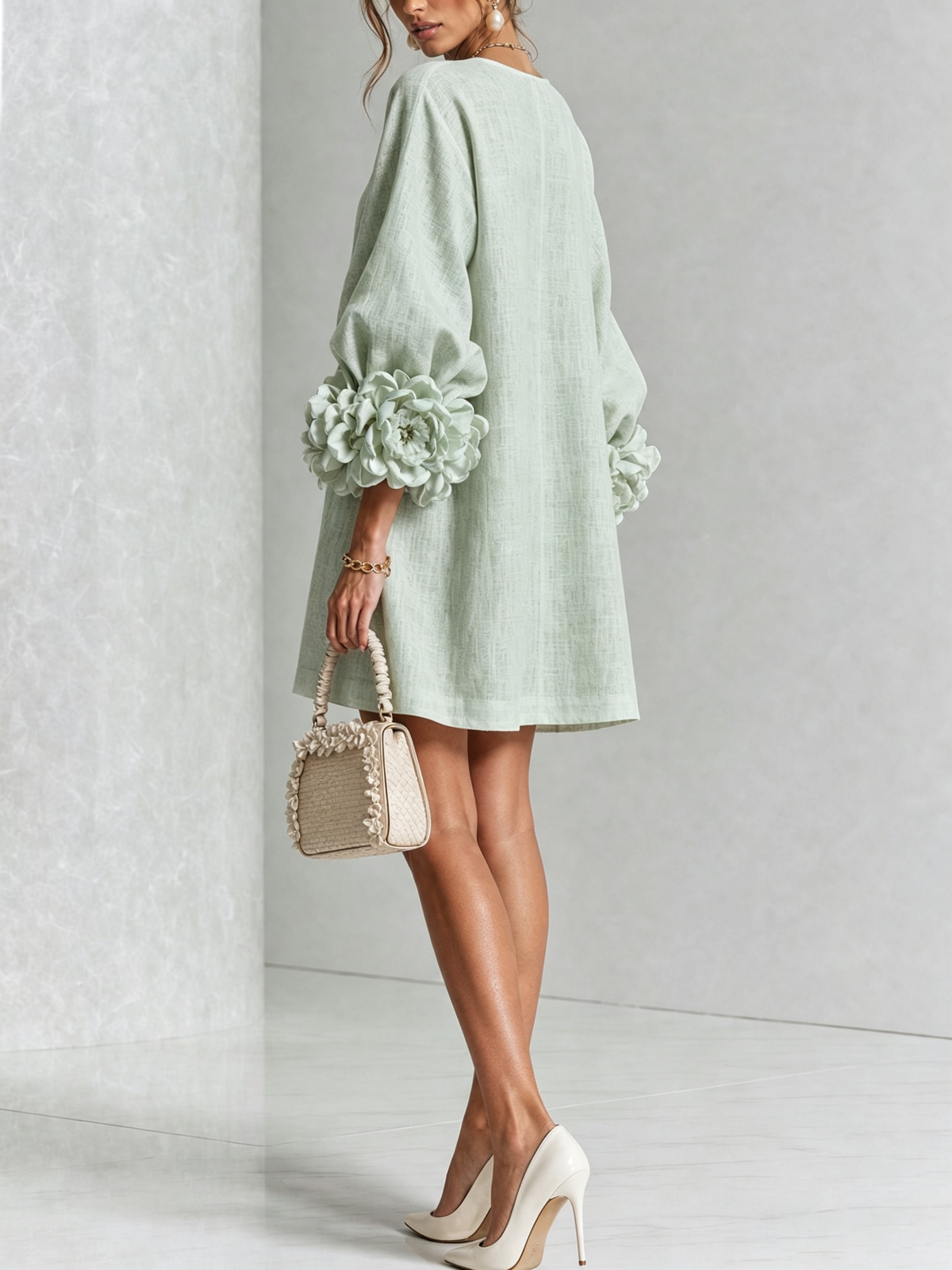 Indara | Vestido Mini Blanco con Detalles Florales