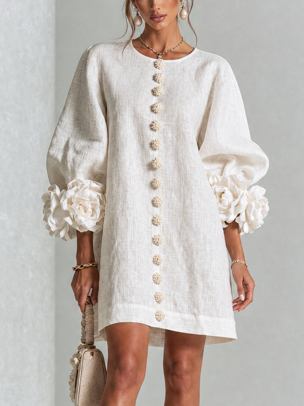 Indara | Vestido Mini Blanco con Detalles Florales