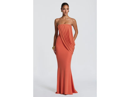 Paula | Vestido Coral Drapado Elegante